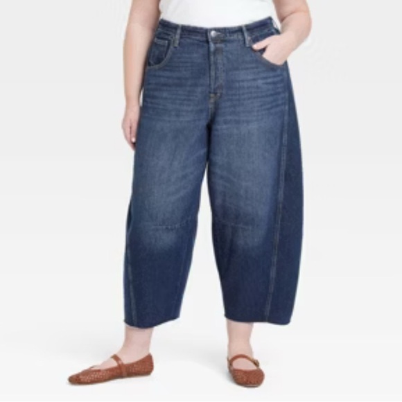 Universal Thread Denim - Universal Thread High-Curved Leg Barrel Jeans Dark Wash 17  Heavyweight Denim